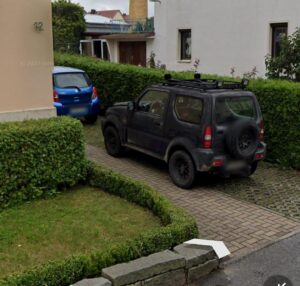 Konstantin Steglichs Geländewagen in der Freiheitsstraße 12 Großröhrsdorf